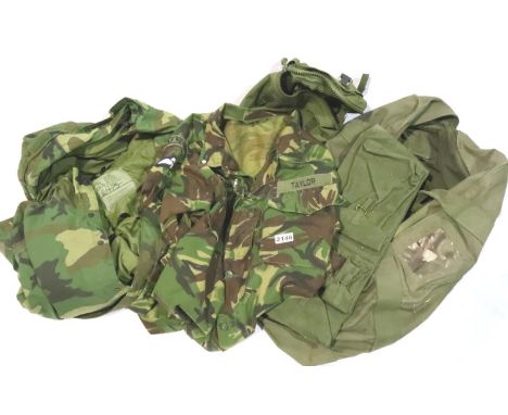 Mixed lot of mens camouflage garments. P&amp;P Group 2 (£18+VAT for the first lot and £3+VAT for subsequent lots) 
