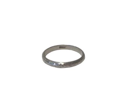 Platinum wedding ring, size N½, 3.25g