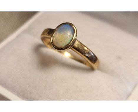 9ct Gold &amp; Opal Dress Ring, size 2.25g &amp; size K