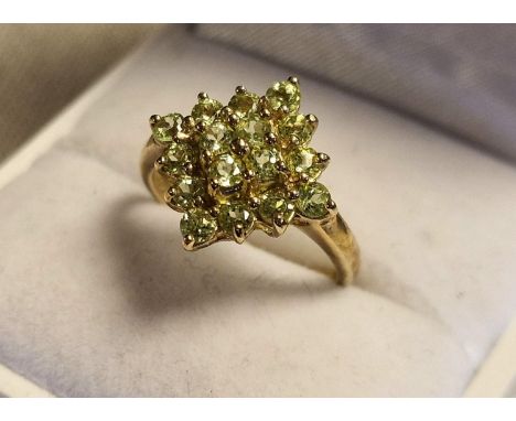 9ct Gold &amp; Peridot Cluster Ring, size K+0.5 &amp; 2.4g