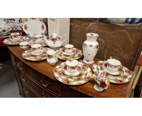 Royal Albert Old Country Roses 36pc Dinner &amp; Tea Service  - all 1962 backstamp