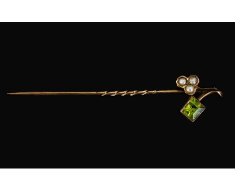 Antique Period 9ct Gold  - Attractive Peridot and Seed Pearl Stick Pin. Marked 9ct. c.1880's. Comes In Original Box, Lovely C