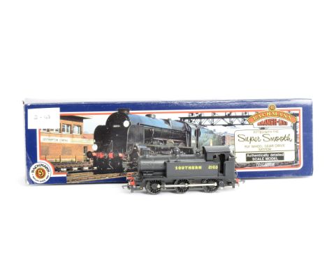 Bachmann and Hornby 00 Gauge SR Locomotives, Bachmann 31-401 Lord Nelson Class 864 'Sir Martin Frobisher', in original box an