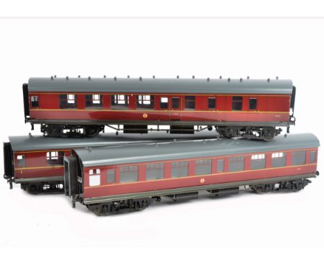 An ACE Trains 0 Gauge BR Mk 1 Three-Coach Set, type C13, set B, in BR crimson, comprising Brake/3rd no 34134, open 2nd no 375