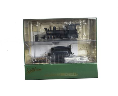 Spectrum by Bachmann On30 Gauge American Steam Locomotive and Tender, a boxed 28324 unlettered 4-4-0 outside-frame locomotive