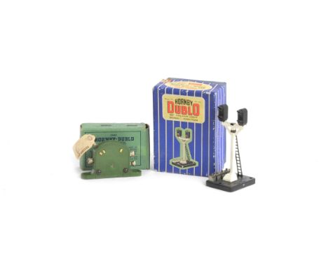 Hornby-Dublo 00 Gauge Colour Light Signals and Switches, comprising three 5047/ES7 double signal units and one unboxed, nine 