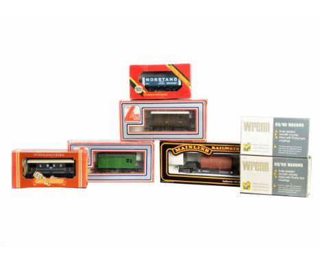 Lima Hornby Tri-ang Mainline and other makers 00 Gauge Goods Rolling Stock, Lima Horse boxes (4, three repainted), Bachmann (