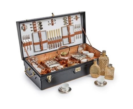 A 6-person picnic set, G.W. Scott &amp; Sons, London circa 1910.Malle de pique-nique 6 personnes, G.W. Scott &amp; Sons à Lon