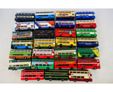 Corgi - A mixed assortment of 27 unboxed 1/76 scale buses in mostly good plus condition with some signs of use. Includes Cros