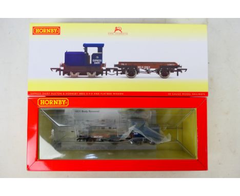 Hornby - A boxed OO gauge R3943 Express Dairy Ruston & Hornsby 48DS 0-4-0 & Flatbed Wagon. Item and box appears to be in exce