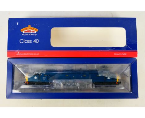 Bachmann Branchline - A boxed OO gauge 32-475DC Class 40 40141 in BR Blue (DCC Fitted). Item appears to be in excellent condi