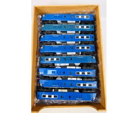 Tri-ang - 7 unboxed Pullman Diesel Cars; 3 powered and 4 dummy. Items appear to be in overall good condition with sign of som