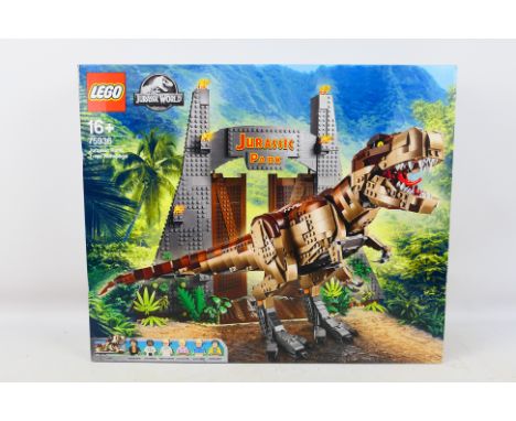 Lego - A boxed factory sealed Lego 2019 'Jurassic Park' #75936 T.Rex Rampage. The set is presumed to be in Mint condition bei