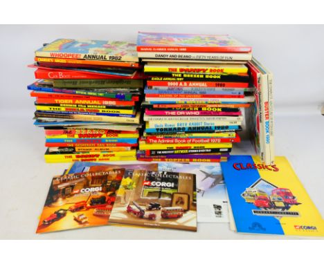 Beano - Charlies Angels - Others - A group of vintage annuals, children's books and ephemera relating to diecast model collec