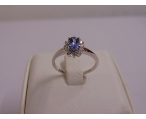 9ct white gold tanzanite and diamond cluster ring, approx total weight 2.1g