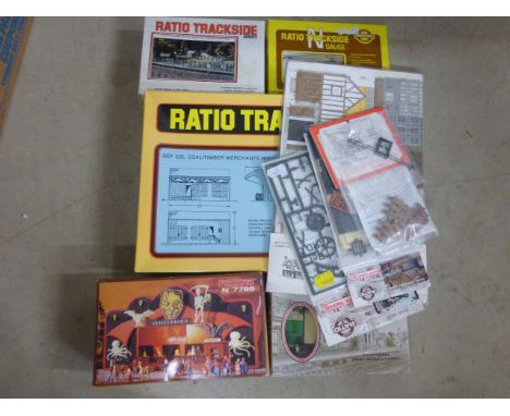Model Railway - Nine boxed/bagged OO & N gauge accessory model kits to include Ratio 525 Coal/Timber Merchants, Ratio 50 Catt