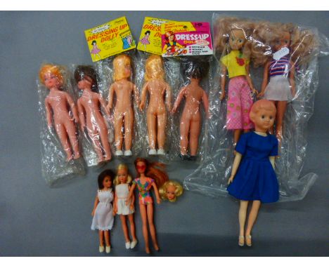 Collection of 10 vintage small dolls to include Daisy, Lesney and other fashion dolls
