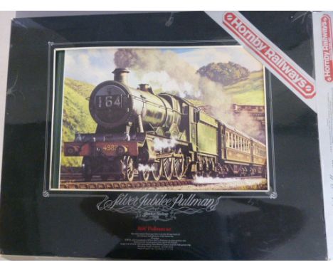 Model Railway - Boxed Hornby OO gauge R687 Pullman Set with Albert Hall engine and 4 x Pullman coaches (no track)
