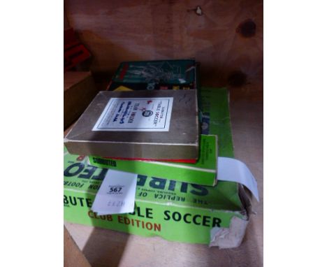 Group of vintage sporting games to include Subbuteo and Chad Valley Derby Winner, Subbuteo includes teams HW and celluloid, p