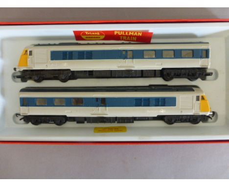Model Railway - Boxed Triang Hornby OO gauge R555C Pullman Train with leaflet