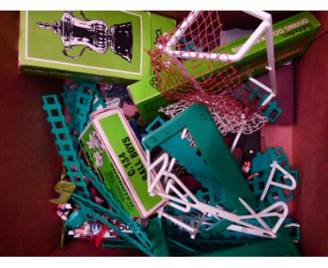 Small quantity of football toys to include Subbuteo and Parker Striker featuring boxed FA Cup C128, boxed C134 Ball Boys etc