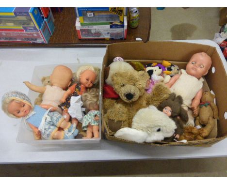 Collection of vintage dolls and teddies mainly plastic dolls including Palitoy