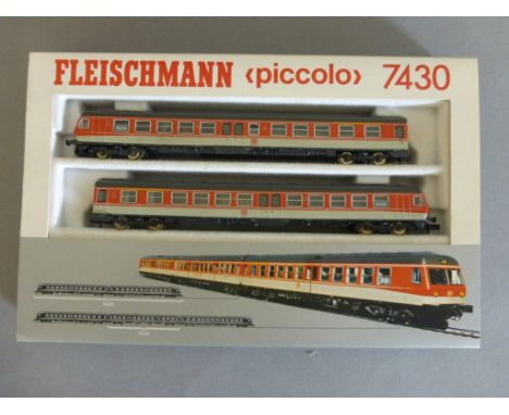 Model Railway - Cased Fleischmann Piccolo N gauge 7430 DB 2 car DMU set in red/grey with separate centre car