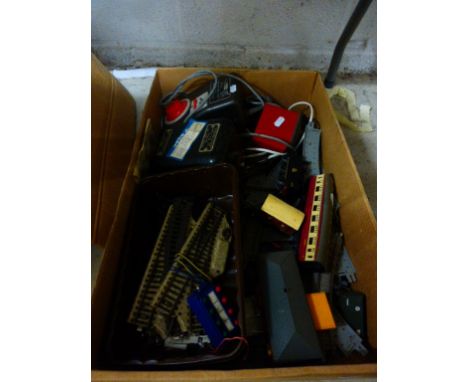 Model Railway - Collection of items to include Triang R52 engine, various track, rolling stock etc