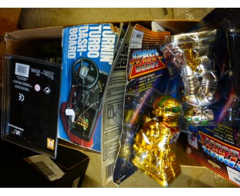 Collection of boxed & carded robots including Sentinel Walking Robot, 3 x i-Mutt, Space Robot, Star Force, plus 2 x Superdrif