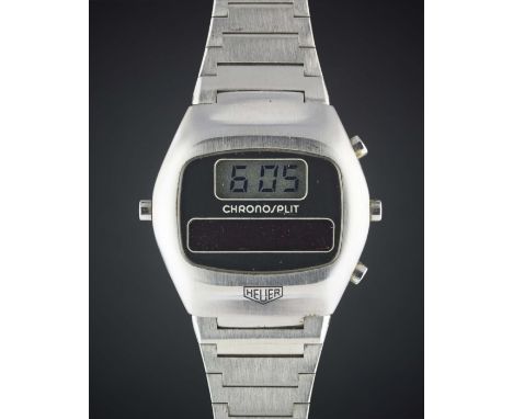 A GENTLEMAN'S STAINLESS STEEL HEUER CHRONOSPLIT LCD BRACELET WATCH DATED 1977, REF. 100.703 WITH ORIGINAL BOX & BOOKLET Movem