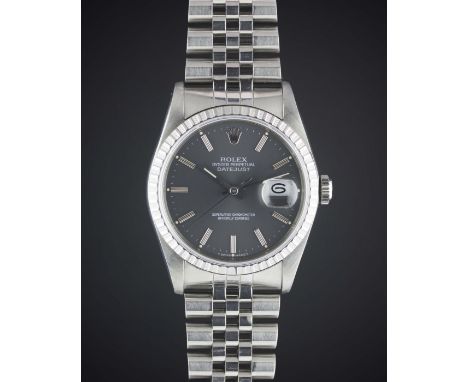 A GENTLEMAN'S STAINLESS STEEL ROLEX OYSTER PERPETUAL DATEJUST BRACELET WATCHCIRCA 1987, REF. 16220 GREY DIAL, WITH ROLEX BOX 