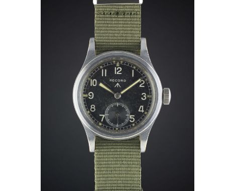 A GENTLEMAN'S BRITISH MILITARY RECORD W.W.W. WRIST WATCH CIRCA 1940s, PART OF THE "DIRTY DOZEN"Movement: 15J, manual wind, ca