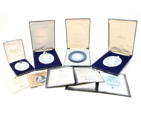 Twelve modern Wedgwood jasperware oval portrait medallions, all boxed and with certificates, including: Lord Byron, Queen Mot