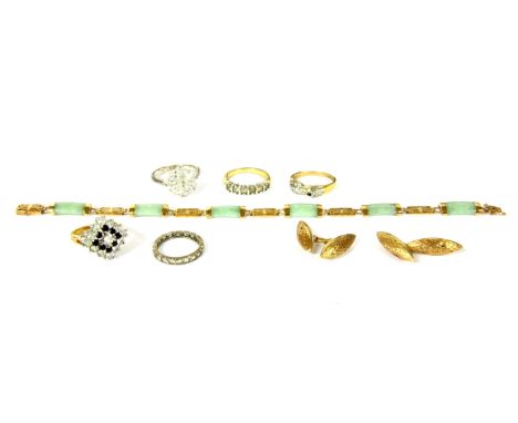 A pair of 18ct gold torpedo shaped chain linked cufflinks,  with engraved decoration 4.43g, a gold jade panel bracelet marked