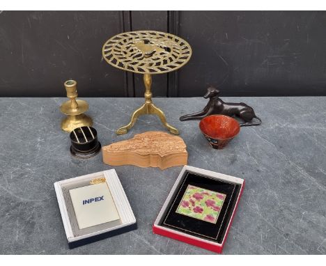A mixed lot, to include a Japanese cloisonne enamel diptych frame, boxed.&nbsp;&nbsp; 