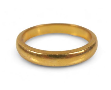 A 22ct yellow gold band ring, 6 grams, size O, 21mm by 3.5mm external. 