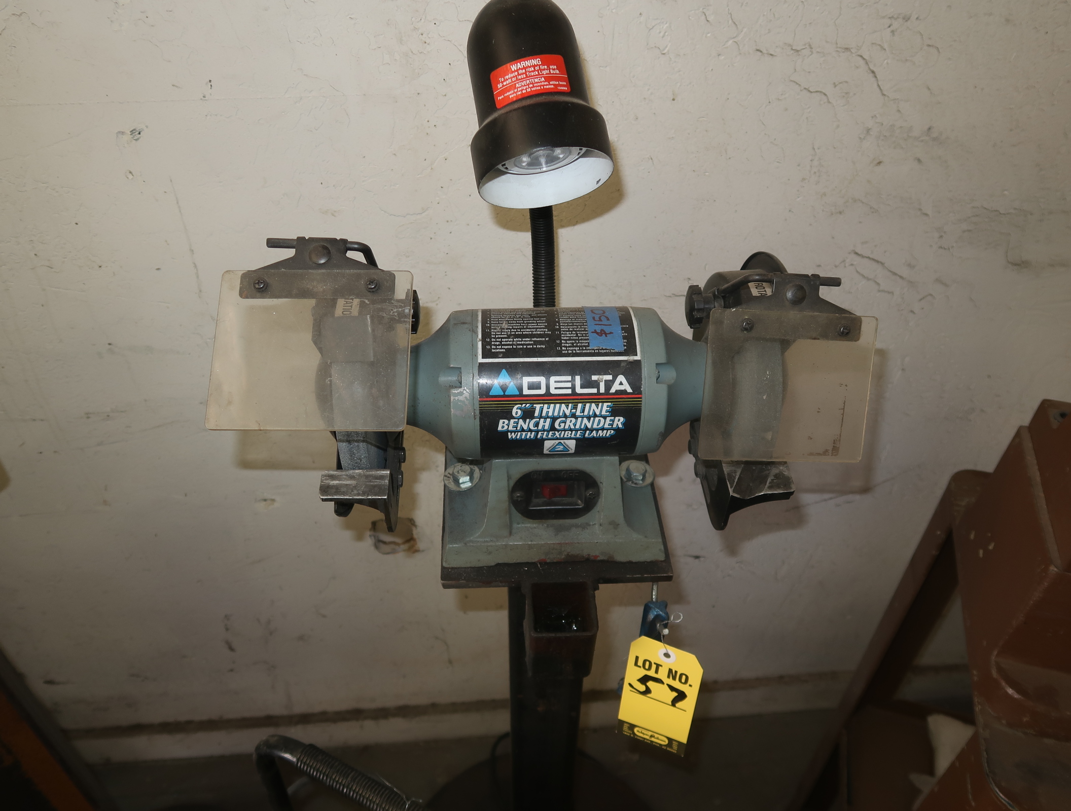 DELTA 6" THINLINE BENCH GRINDER W/ FLEXIBLE LAMP MDL.23665