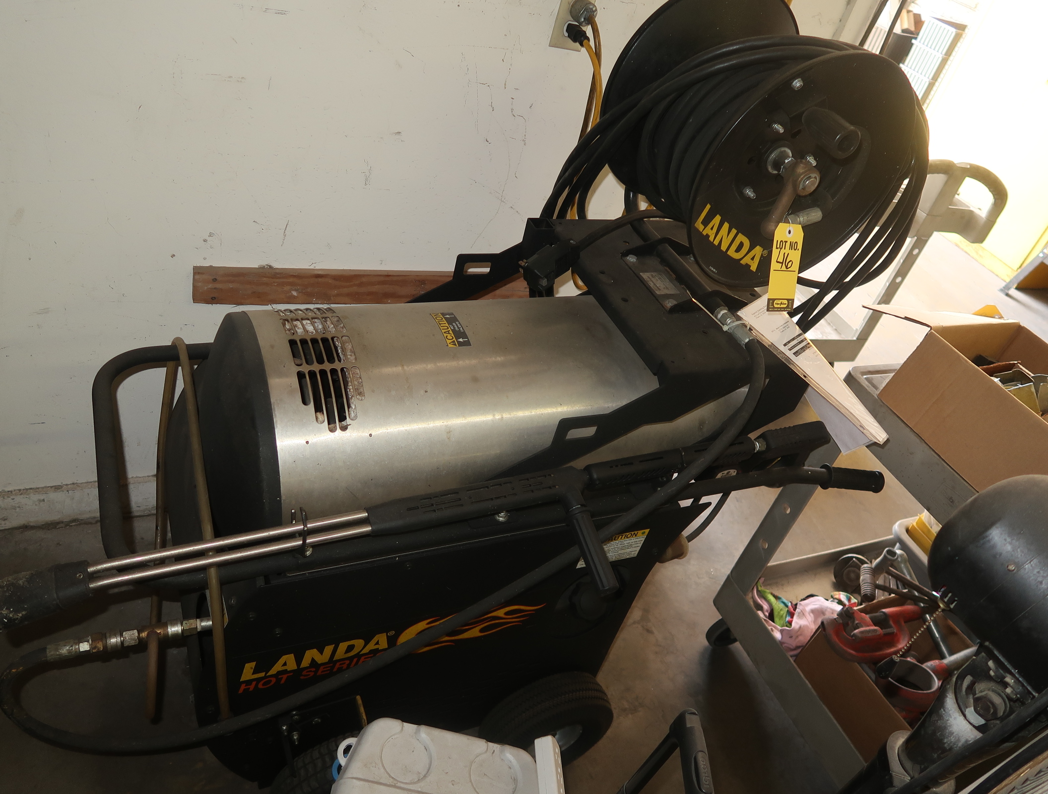 LANDA HOR SERIES HOT WATER PORTABLE PRESSURE WASHER W/ HOSE REEL