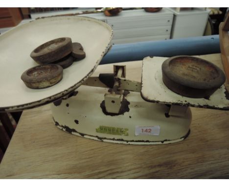 A set of vintage Harper kitchen scales