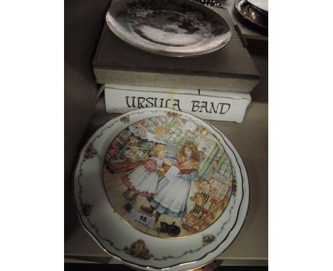 A selection of collectors plates including Royal Worcester 