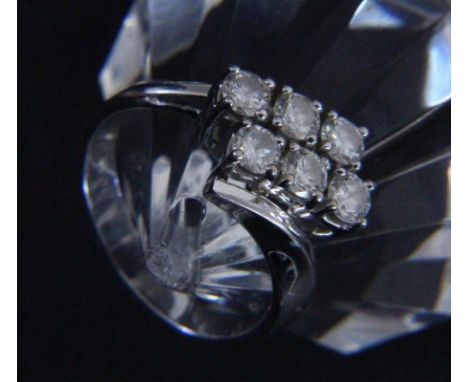 DAMENRING585/000 Weissgold mit 6 Brillanten von zus. ca. 0,6ct, W/si. Ringgr. 52, Brutto ca. 3,73g   A LADIES RING 585/000 wh
