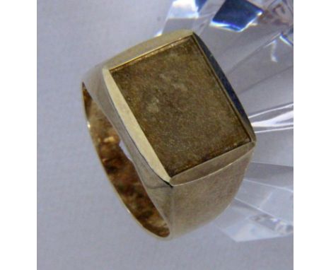 HERRENRING585/000 Gelbgold. Ringgr. 62, Brutto ca. 7,5g   A MEN'S RING 585/000 yellow gold. Ring size 62, gross weight approx