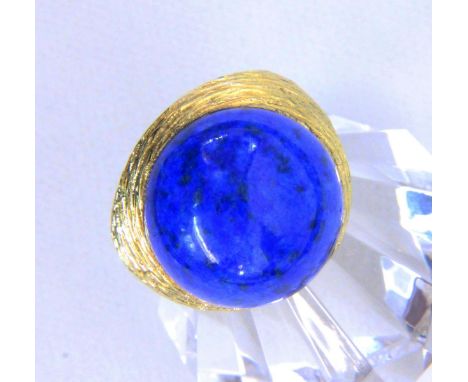 DAMENRING585/000 Gelbgold mit Lapislazuli. Ringgr. 54, Brutto ca. 14,3g   A LADIES RING 585/000 yellow gold with lapis lazuli