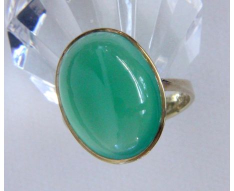 DAMENRING585/000 Gelbgold mit Chrysopras. Ringgr. 56, Brutto ca. 6,9g   A LADIES RING 585/000 yellow gold with chrysoprase. R