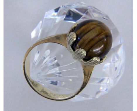 DAMENRING585/000 Gelbgold mit Tigerauge. Ringgr. 56, Brutto ca. 6,6g   A LADIES RING 585/000 yellow gold with tiger's eye. Ri