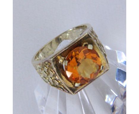 DAMENRING585/000 Gelbgold mit Madeiracitrin. Ringgr. 56, Brutto ca. 9,9g   A LADIES RING 585/000 yellow gold with Madeira cit