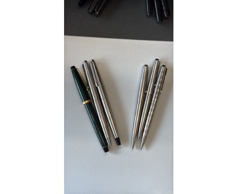 Cross fountain pen, Parker fountain pen x2, Parker ballpoint pen x3 
