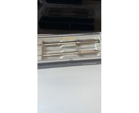 Parker fountain pen & ballpoint pen in original box 