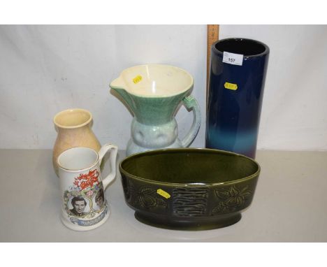 Mixed Lot: Royal Winton planter, Sylvac jug and other assorted ceramics