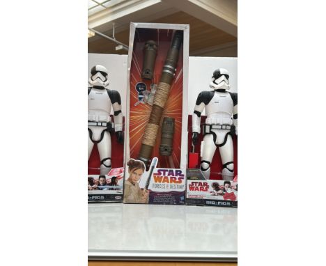 Star Wars Forces of Destiny Rey of Jakku Extendable Staff, by Hasbro. Boxed, 104 cm when extended.